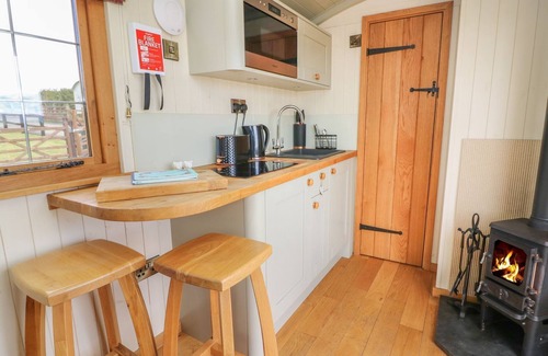 Rhayader Apartamento | Ivy's Way - Delightful Pet Friendly Shepherds Hut Sleeping 2