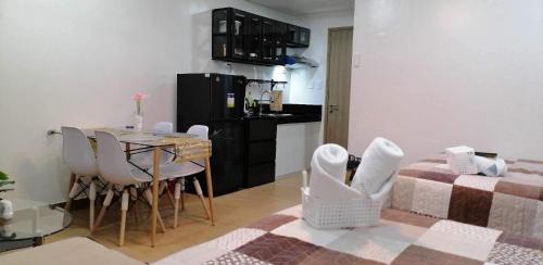 Trece Martires Apartamento | J & F Homestay - Cavite, Philippines