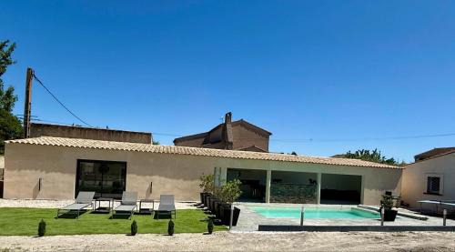 Entraigues-sur-la-Sorgue Casa | J&J Home