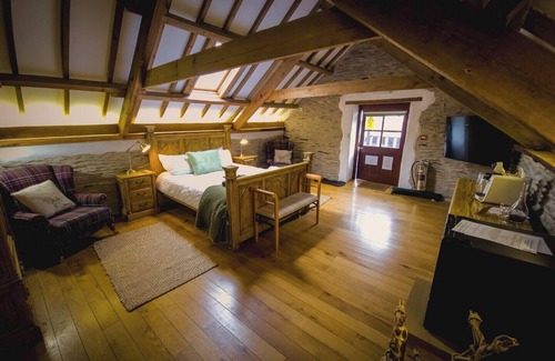 Whitland Hotel | Jabajak Vineyard–Your Exclusive Adults Only Big House Escape in Carmarthenshire
