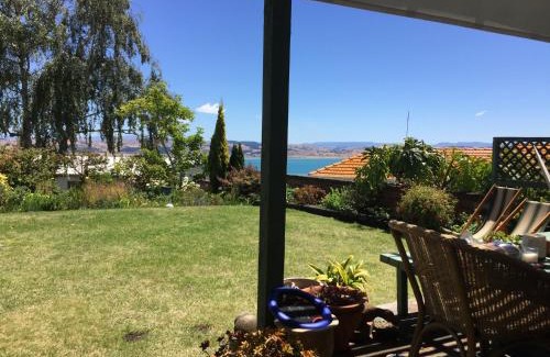 Hospital Hill Casa | Jacaranda Lodge - Napier Hill Holiday Home