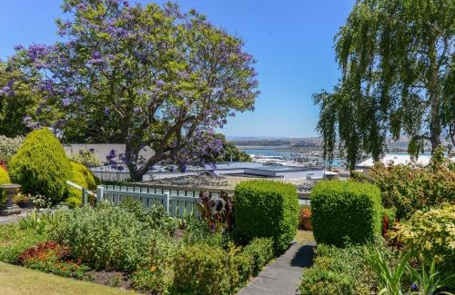 Hospital Hill Casa | Jacaranda Lodge - Napier Hill Holiday Home