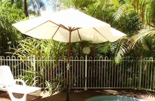 Mooloolah Valley Cabaña | Jacaranda Pioneer Guest Cottage ... granero histórico, parejas románticas, diversión familiar.