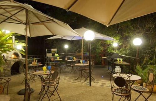 Mooloolah Valley Cabaña | Jacaranda Pioneer Guest Cottage ... granero histórico, parejas románticas, diversión familiar.
