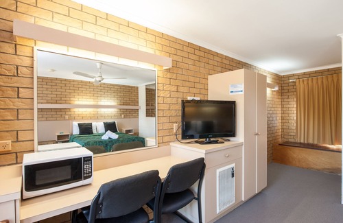 South Toowoomba Hotel | Jacaranda Place Motor Inn