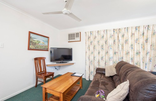 South Toowoomba Hotel | Jacaranda Place Motor Inn