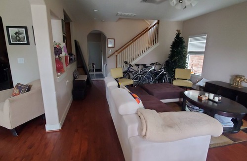 Chestnut Casa | Jaccuzi, Quiet, Clean, Spacious home nestled between downtown and UT.