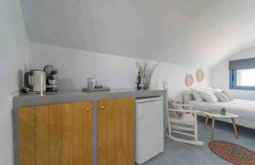 Firostefani Apartamento | Jaccuzzi Romantic Suite in Firostefani,sea view!