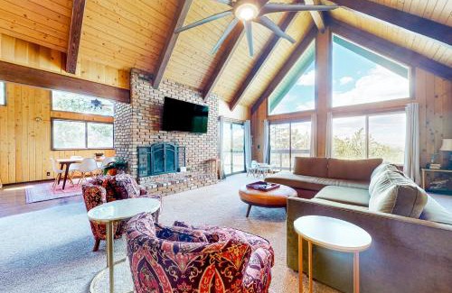 Lake Arrowhead Casa | Jackalope Lodge