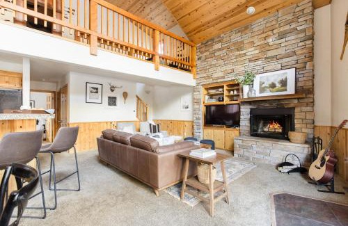 Summit Estates Casa | Jackhorn By AvantStay Spectacular Cozy Cabin w Hot Tub