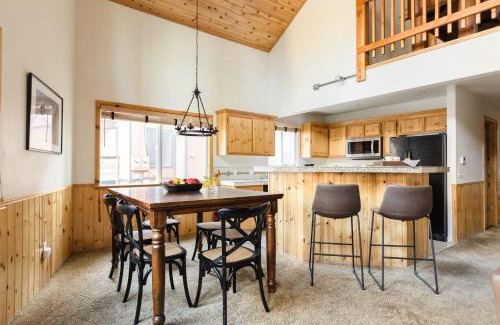 Summit Estates Casa | Jackhorn By AvantStay Spectacular Cozy Cabin w Hot Tub