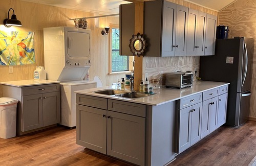Wimberley Cabina | Jackrabbit Cabin is a quiet Hill Country retreat with vistas and dark skies.