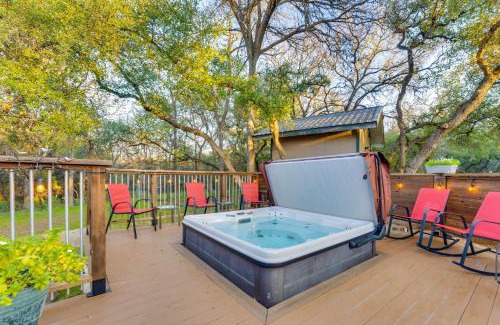 New Braunfels Casa | Jacks Cottage Backyard Oasis in New Braunfels!