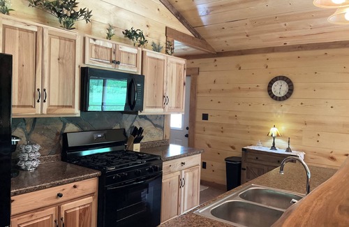 Large Cabina | JACKSON HILL CABIN