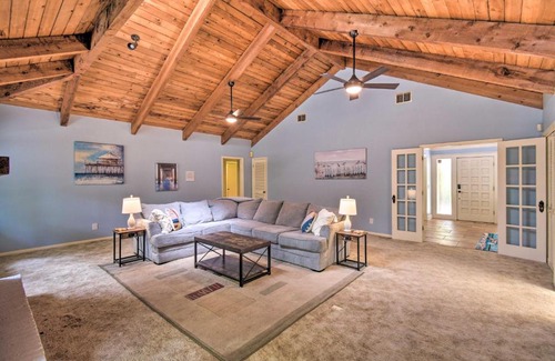 Arlington Casa | Jacksonville Home on 1 Acre about 6 Mi to Beach!