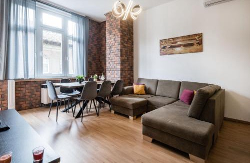 Erzsebetvaros Apartamento | Jacuzzi and privacy with 2 balconies and FREE garage