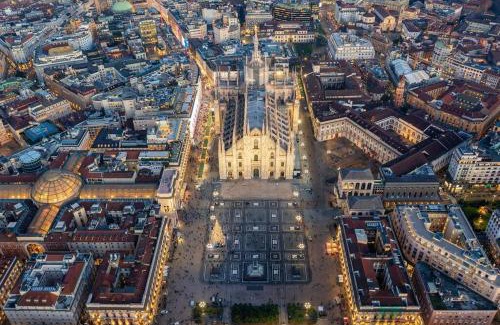 Milan Apartamento | Jacuzzi Duomo Suites - Free Parcking AC Wi-Fi