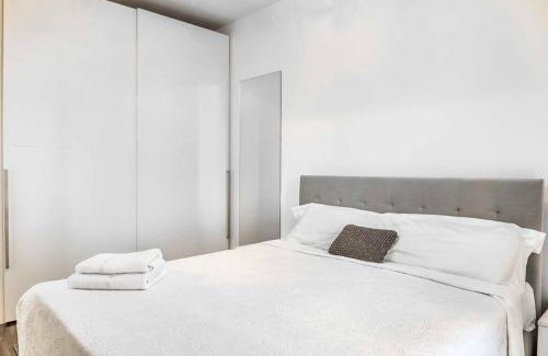 Milan Apartamento | Jacuzzi Duomo Suites - Free Parcking AC Wi-Fi