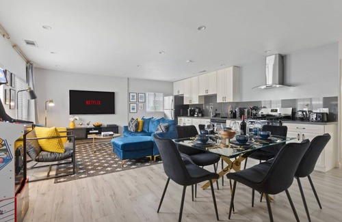 Clarkdale Casa | Jacuzzi|PacMan|PS4|Darts|Fireplace| Parking| Grill