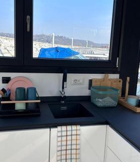 Villaggi Alquiler De Eote | Jacuzzi & relax on greyhouseboat