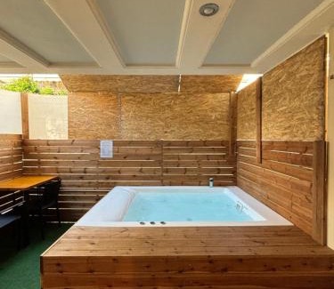 Pallini Apartamento | Jacuzzi studio close to athens airport!