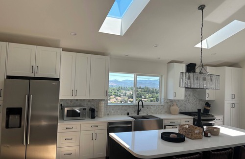 Thousand Oaks Cabaña | Jacuzzi View Luxury Guest Cottage. Available for Extended Stays at a discount.