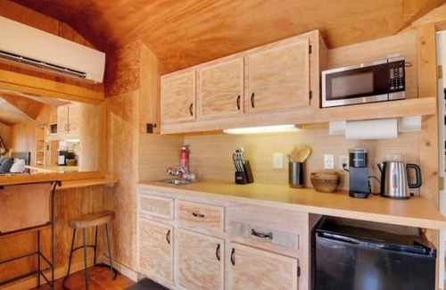 Apple Valley Casa | Jacuzzi - Zion Rangers Suite - Zion View