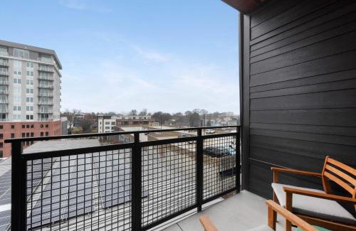 Old Fourth Ward Casa | Jade Junction