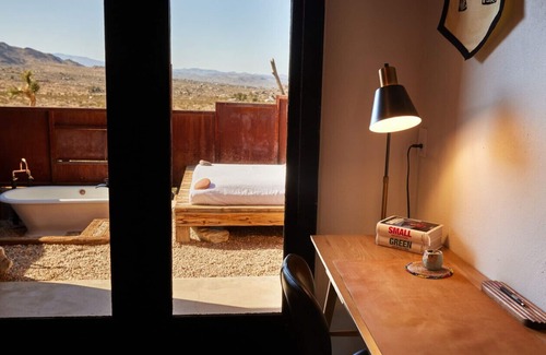 Joshua Tree Hotel | Boho Chic, Suite King de lujo con ducha al aire libre, bañera y cama Stargazing