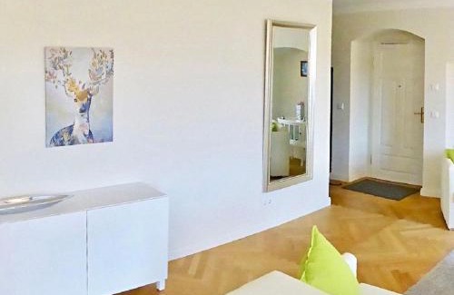 Hohen Niendorf Apartamento | Jagdschloß zu Hohen Niendorf Fewo 1 ELEONORE