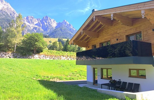 Leogang Apartamento | Jagerstüberl-60qm EG mit gr Terrasse by Interhome