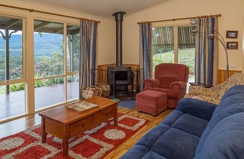 Buxton Casa | JAKARAMEDE - Vistas al campo en 7 acres de tierra