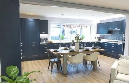 Cleethorpes Casa | Jalebo - Modern/Beautiful Short Walk to Beach Shops Bars Cafés
