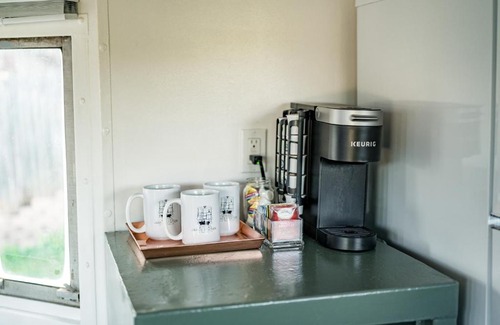 Daniels Hill Casa | James Station Train Caboose with River Views
