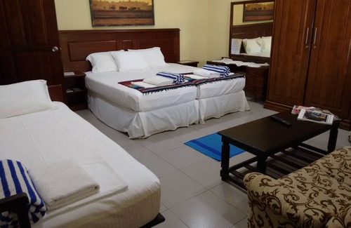 Kudapaduwa Cama Y Desayuno | Janishi Residencies