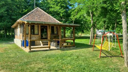 Ljubovija Casa | JANTAR- rustična kuća