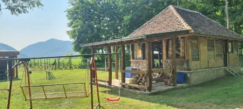 Ljubovija Casa | JANTAR- rustična kuća