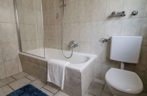 Dehrn Apartamento | janu-homes - 4 room apartment - 7 beds, Lahnblick from Rheinberg