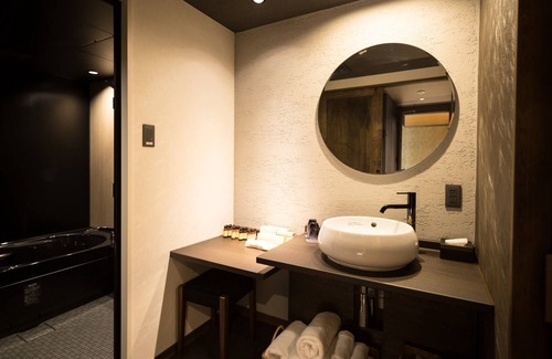 Karasumaoike Hotel | Japanese Suite KINKAKU for 1 night without meals / Kyoto Kyōto