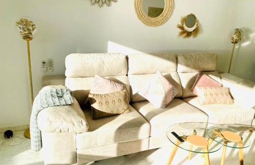 Almunecar Apartamento | Jardines de Adnania en Marina del Este con vistas al mar