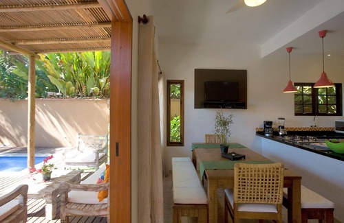 Jabaquara Casa | Jasmim in front of the beach, 5 suites, pool & BBQ, only 1 km from old town.