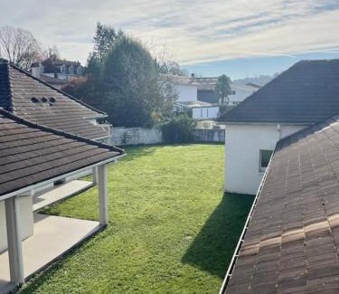 Salies-de-Bearn Apartamento | JASMIN- Appartement T3 lumineux très bien équipé avec balcon