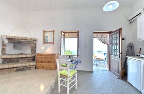 Xanthi Region Casa | JAZMÍN. Acceso al mar desde el parque privado. Vista privilegiada del Egean.