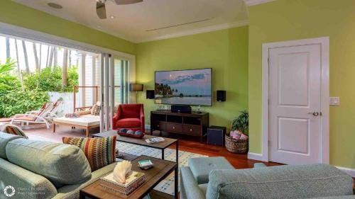 Bahama Village Casa | Jasmine Jule by Last Key Realty