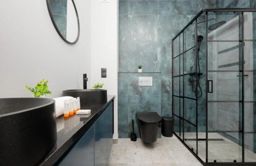 Lesznowola Apartamento | Jasny Apartament z Ogrodem i Parkingiem na Przedmieściach Warszawy by Noclegi Renters