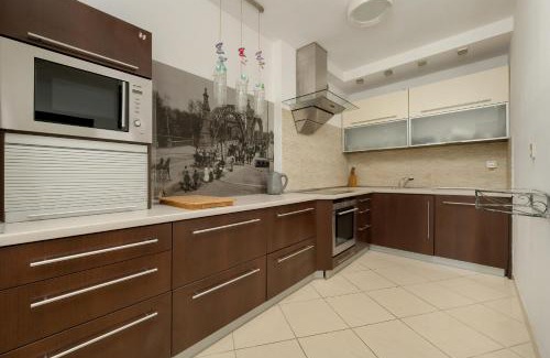 Mokronos Gorny Apartamento | Jasny Dwupoziomowy Apartament we Wrocławiu by Noclegi Renters