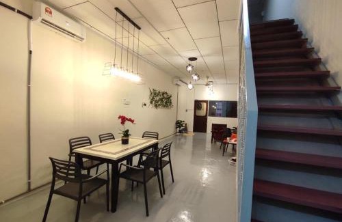 Kampung Jawa Casa | JAVA 6 HOME 5 min to Jonker