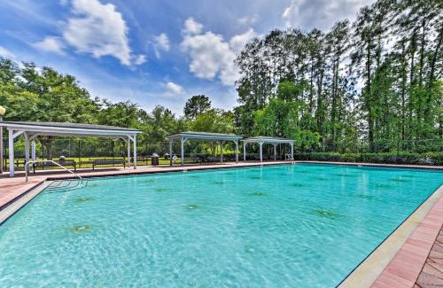 Westside Casa | Jax Home with Yard - 10 Mi to Adventure Landing!