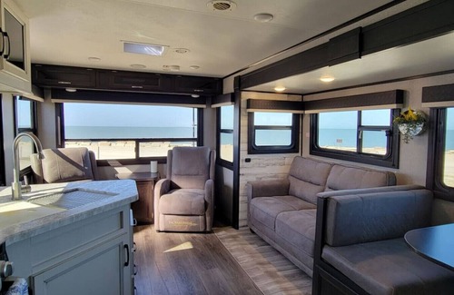 Port Lavaca Casa | Jayco · Brand New RV - Bay Front