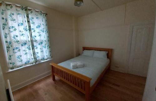 Finchley Church End Casa | Jazmin